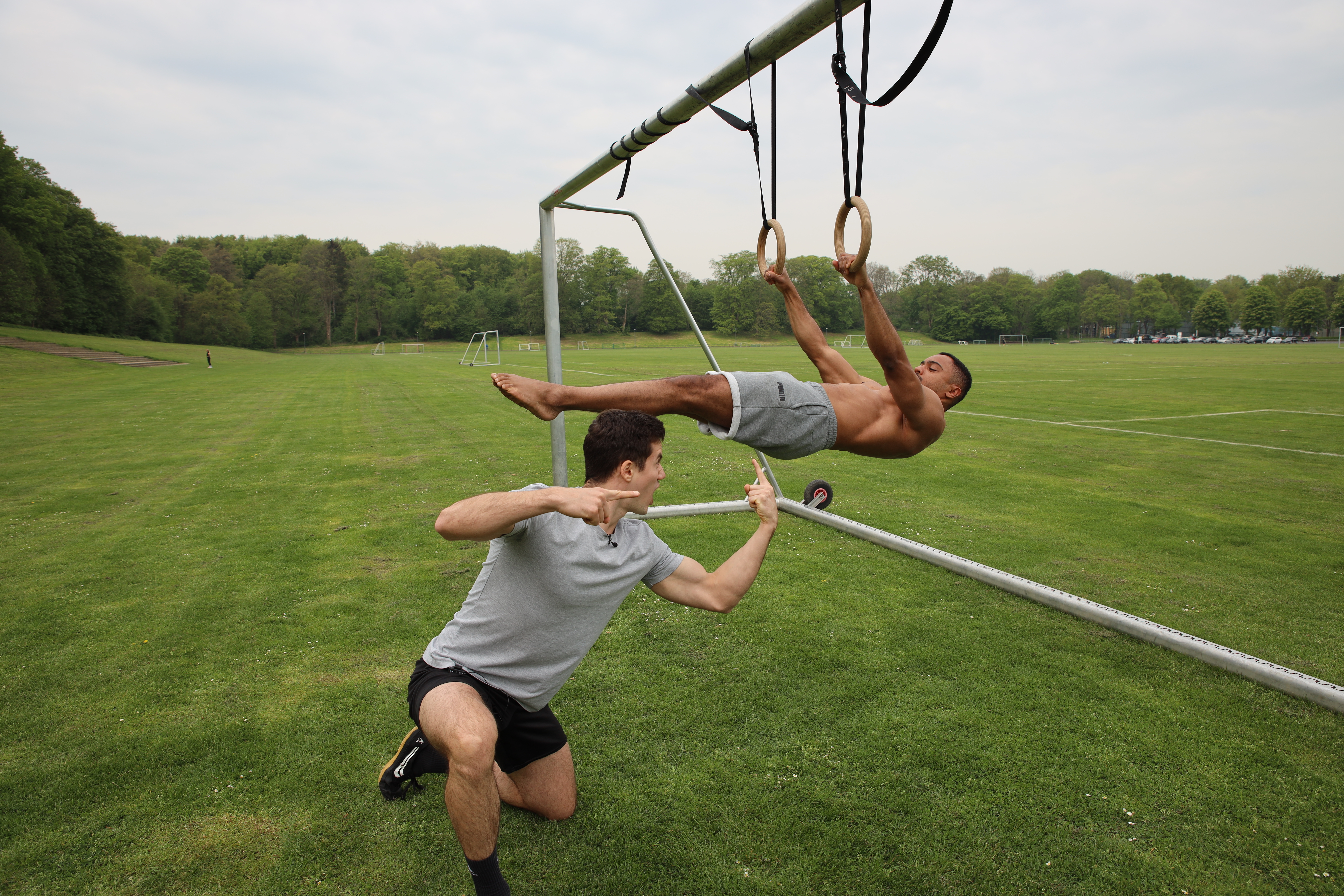 Lerne den Front Lever mit der DIE RINGE App