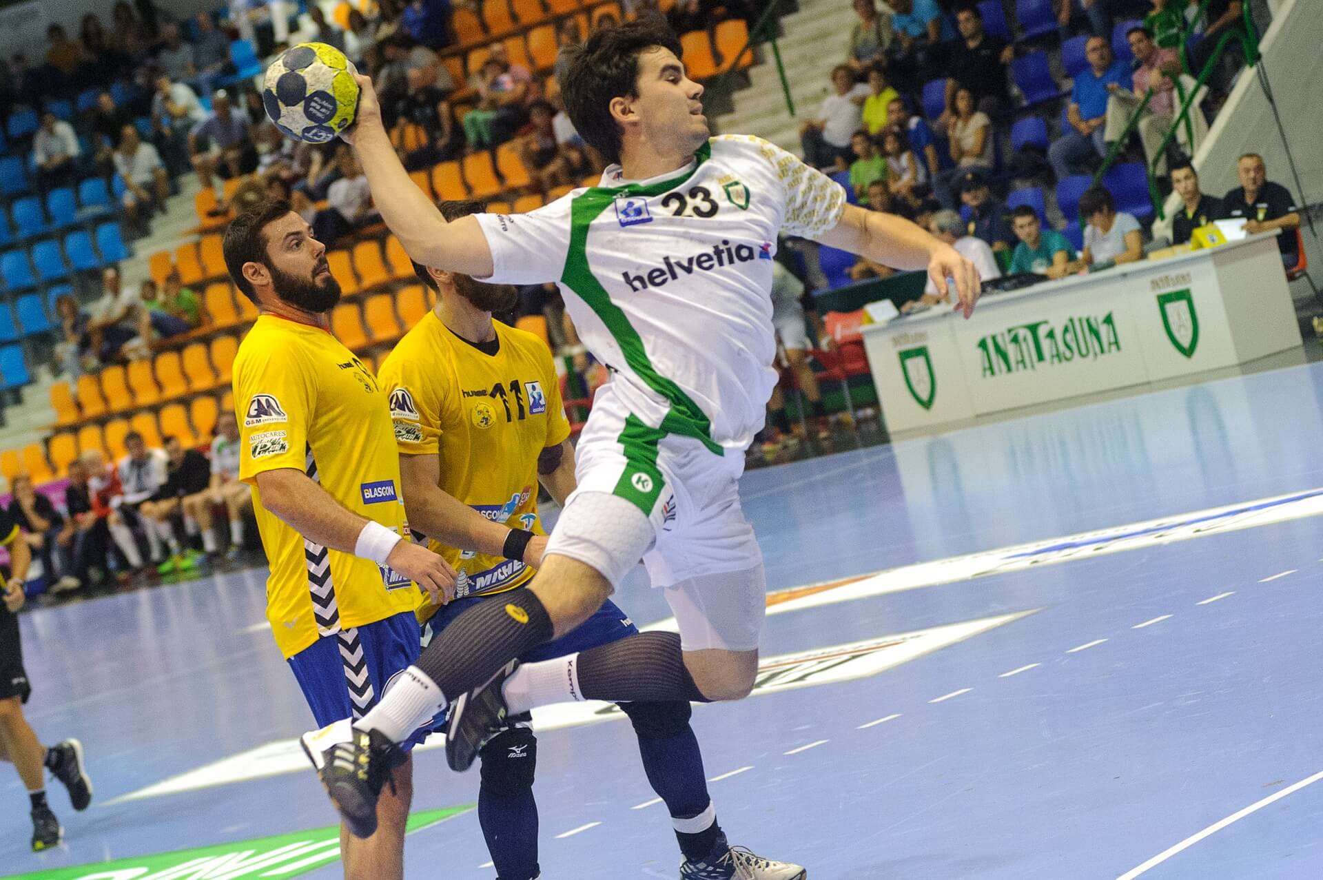 Wie du im Handball einseitige Belastungen und Verletzungen vorbeugen kannst.
